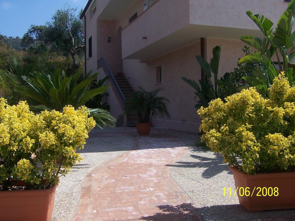 Residence Floritalia - Ricarica Auto Elettriche Santa Domenica Szoba fotó