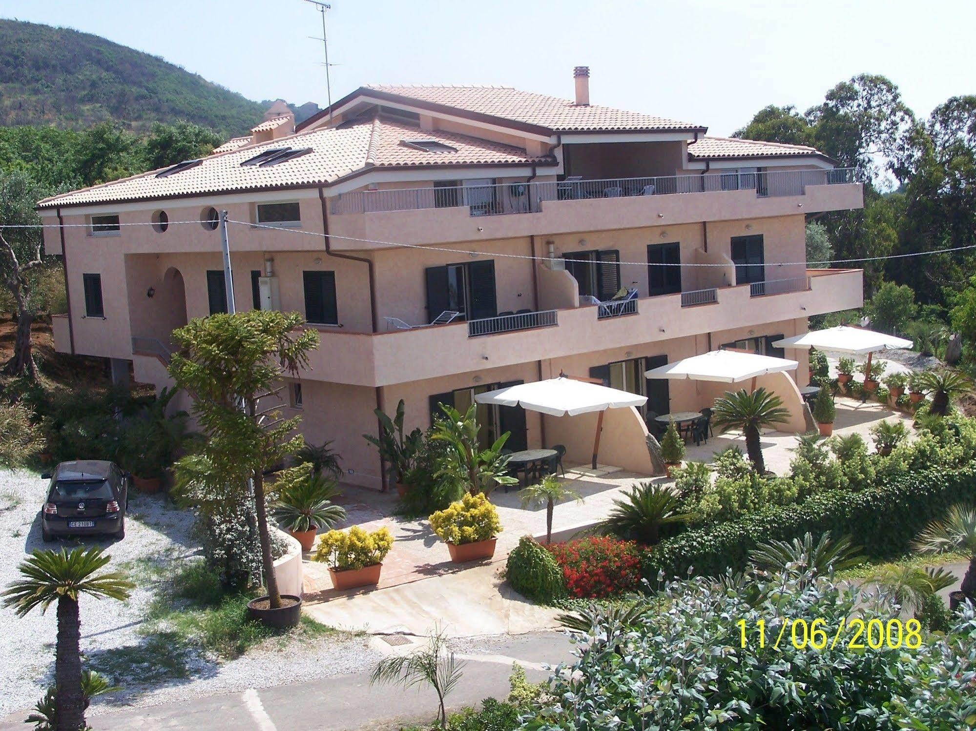 Residence Floritalia - Ricarica Auto Elettriche Santa Domenica Kültér fotó